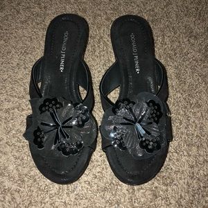 Donald J. Pliner Black Wedges